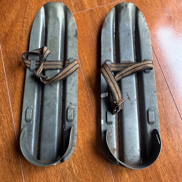 Antique Winter Snowshoes Snow Shoes Metal Cabin Lodge Decor Rustic Display 10”. - Picture 4 of 10